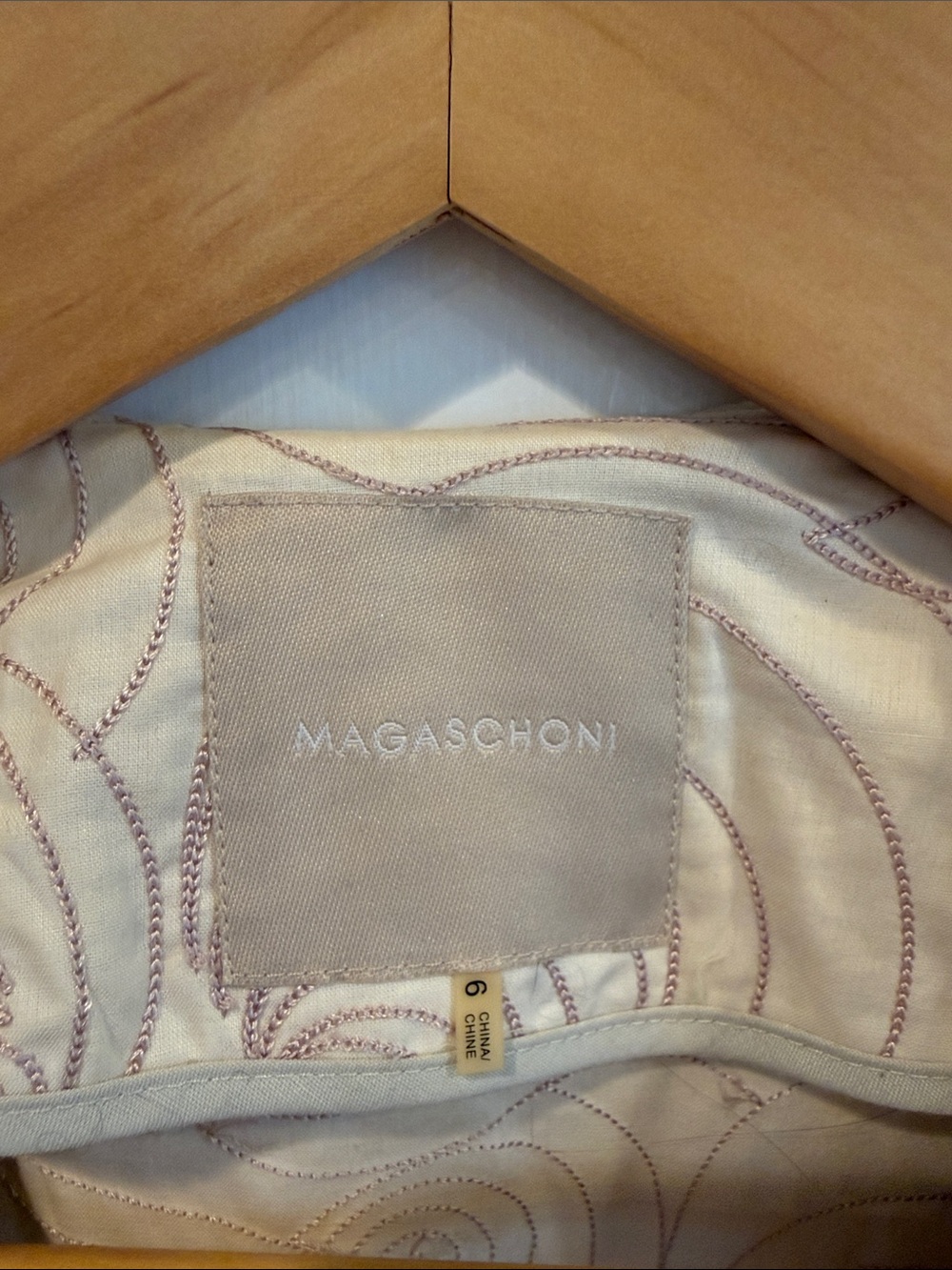 Magaschoni Cream Swirl-Pattern Ruffle Blazer - Picture 2 of 8